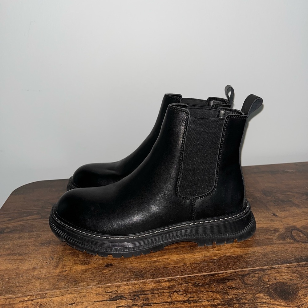 SIZE 7.5 WOMEN'S AQUA DIVA WATERPROOF BLACK BOOTS